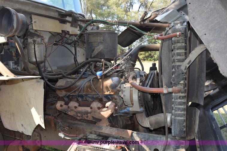 image for item L5818 1973 Ford 850 grain truck