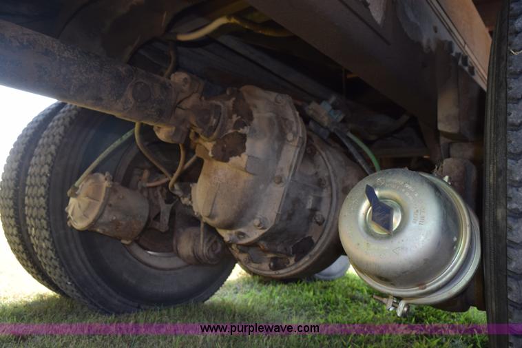 image for item L5818 1973 Ford 850 grain truck