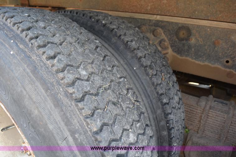 image for item L5818 1973 Ford 850 grain truck