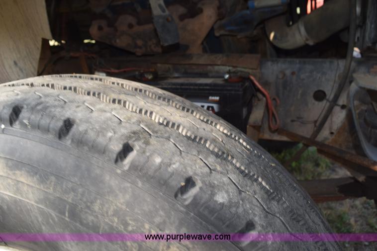 image for item L5818 1973 Ford 850 grain truck