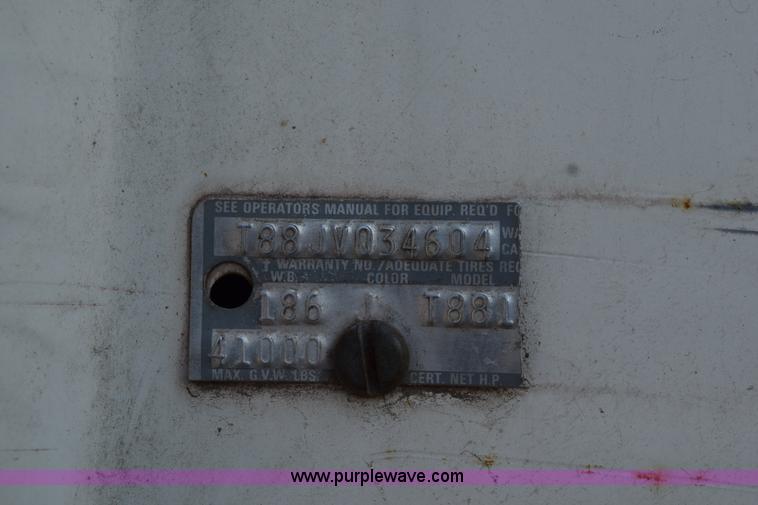 image for item L5818 1973 Ford 850 grain truck