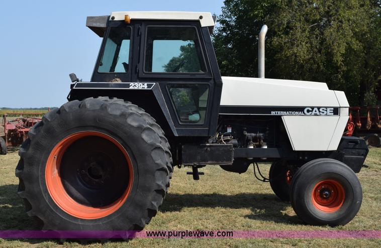 image for item L5819 1983 Case IH 2394 tractor