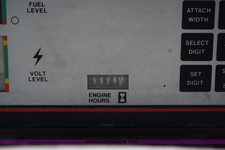 image for item L5819 1983 Case IH 2394 tractor