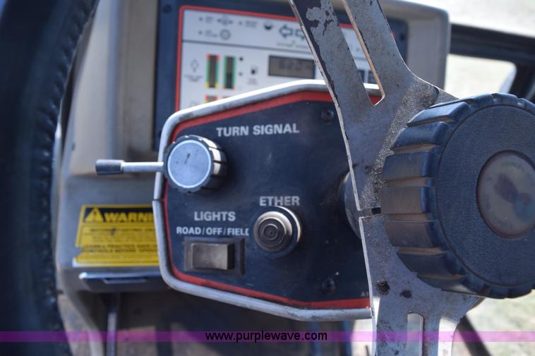 image for item L5819 1983 Case IH 2394 tractor