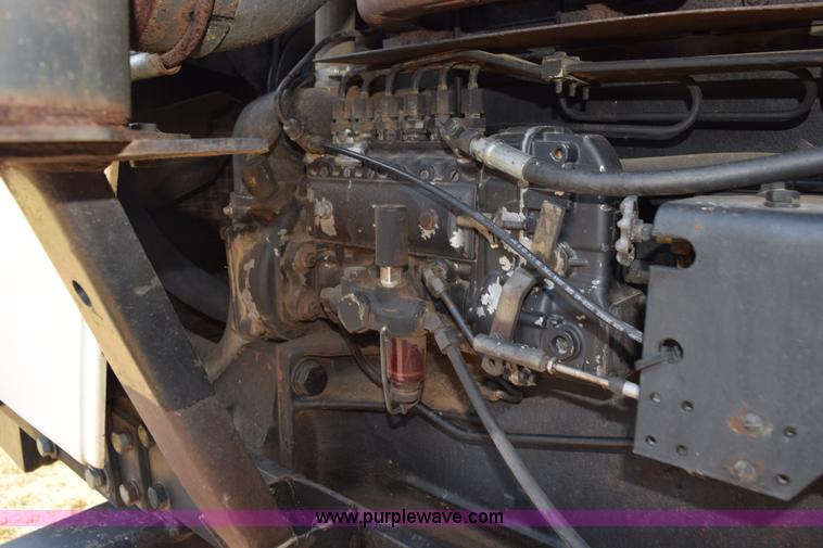 image for item L5819 1983 Case IH 2394 tractor