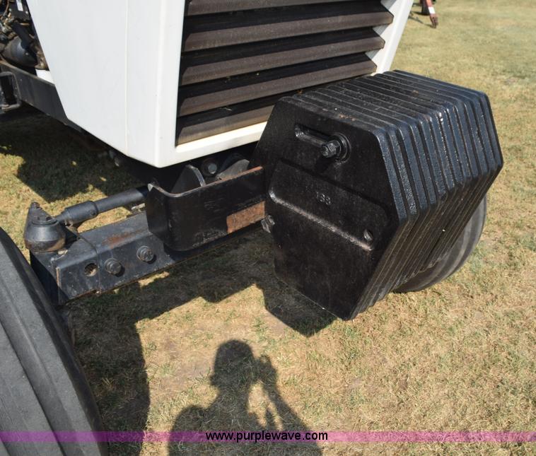 image for item L5819 1983 Case IH 2394 tractor