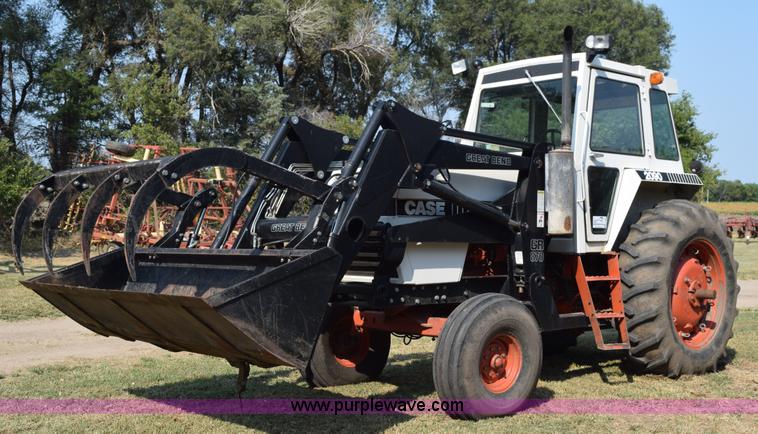 image for item L5820 1981 Case 2090 tractor