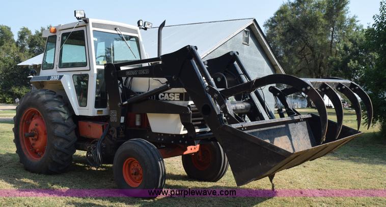 image for item L5820 1981 Case 2090 tractor