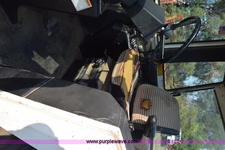 image for item L5820 1981 Case 2090 tractor