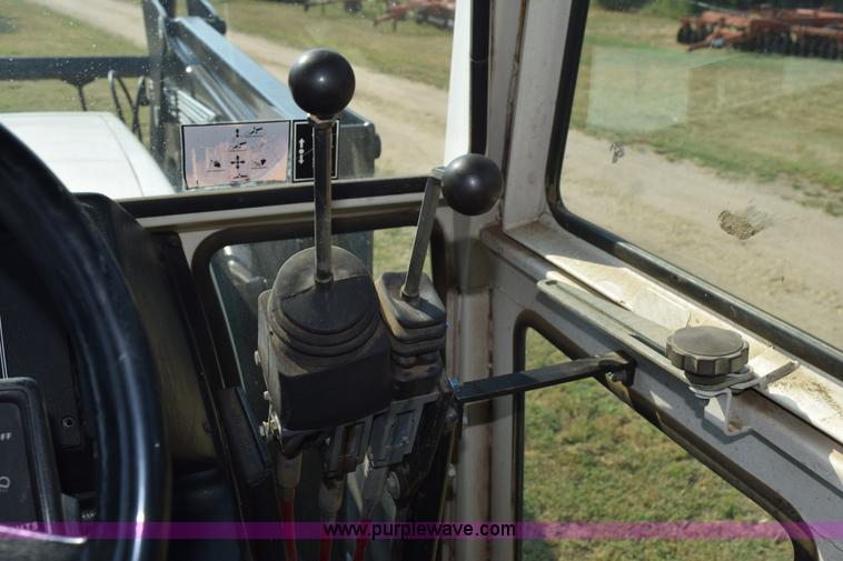 image for item L5820 1981 Case 2090 tractor