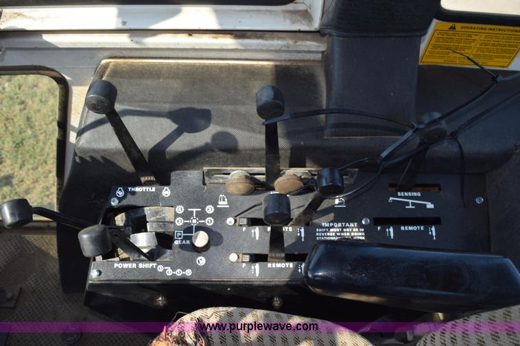 image for item L5820 1981 Case 2090 tractor