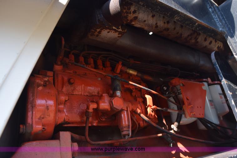 image for item L5820 1981 Case 2090 tractor