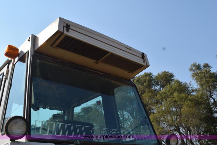 image for item L5820 1981 Case 2090 tractor