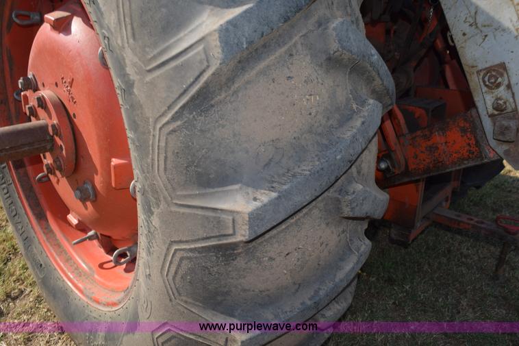 image for item L5820 1981 Case 2090 tractor