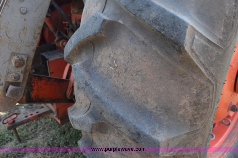 image for item L5820 1981 Case 2090 tractor