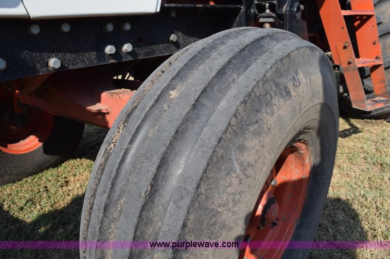 image for item L5820 1981 Case 2090 tractor