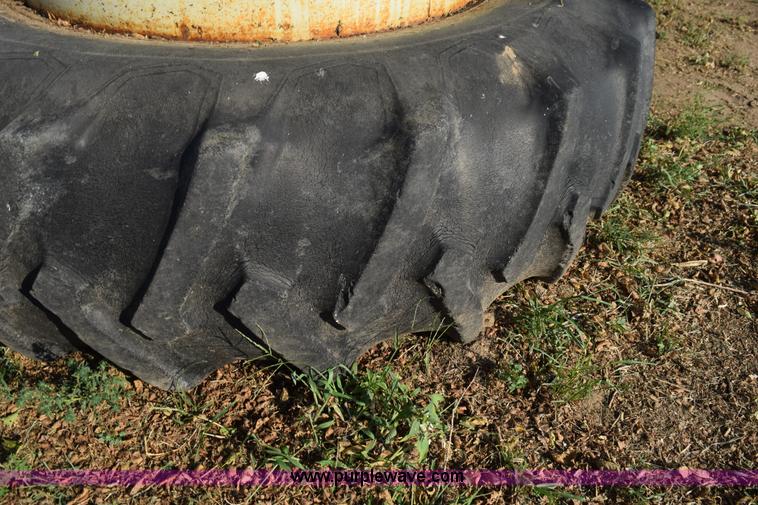 image for item L5820 1981 Case 2090 tractor