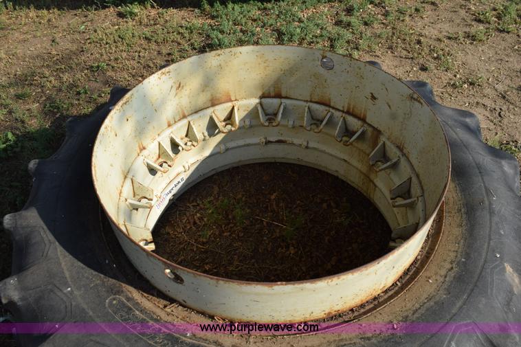 image for item L5820 1981 Case 2090 tractor