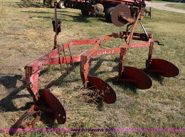 image for item L5825 Massey-Ferguson four bottom plow