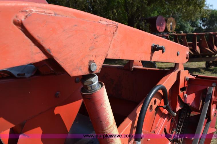 image for item L5832 Massey-Ferguson platform head