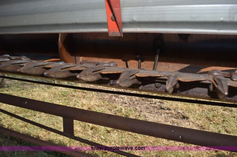 image for item L5832 Massey-Ferguson platform head