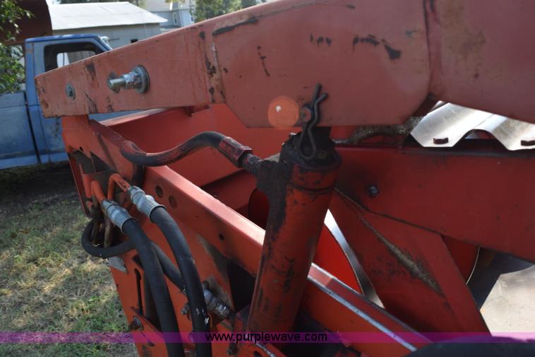 image for item L5832 Massey-Ferguson platform head