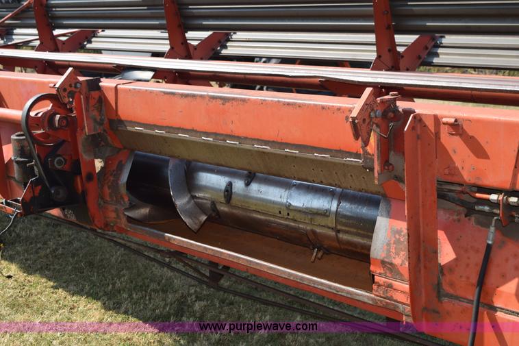 image for item L5832 Massey-Ferguson platform head