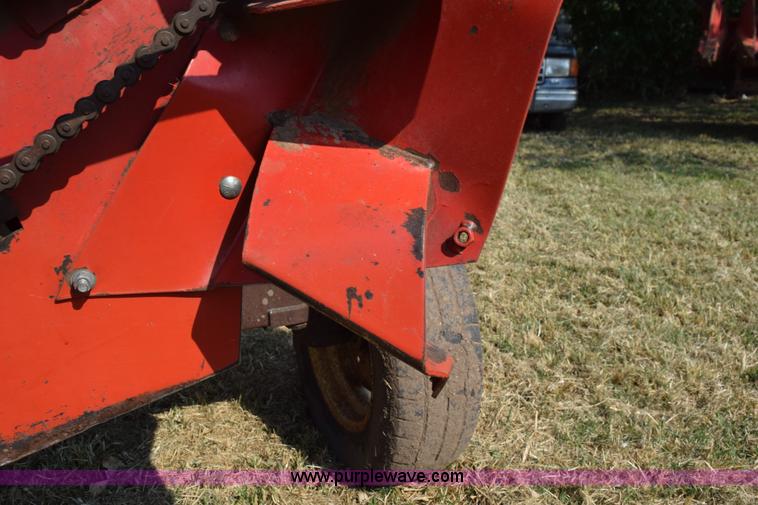 image for item L5832 Massey-Ferguson platform head