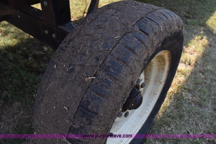 image for item L5832 Massey-Ferguson platform head