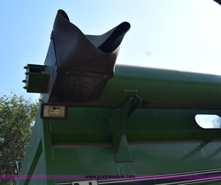image for item L5835 A&L F500 grain cart
