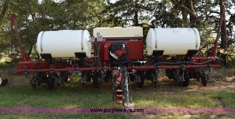 image for item L5841 Case IH 900 Cyclo Air no-till planter