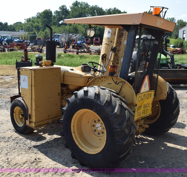 image for item L5849 1994 Ford 260C tractor