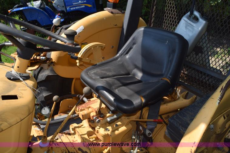 image for item L5849 1994 Ford 260C tractor