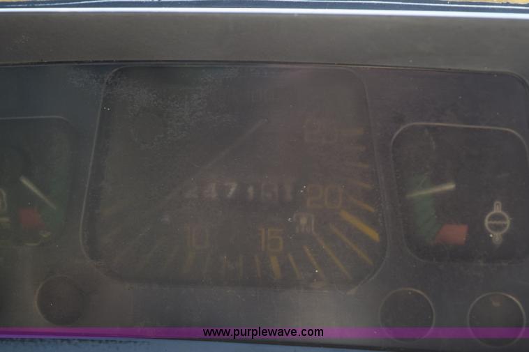 image for item L5849 1994 Ford 260C tractor