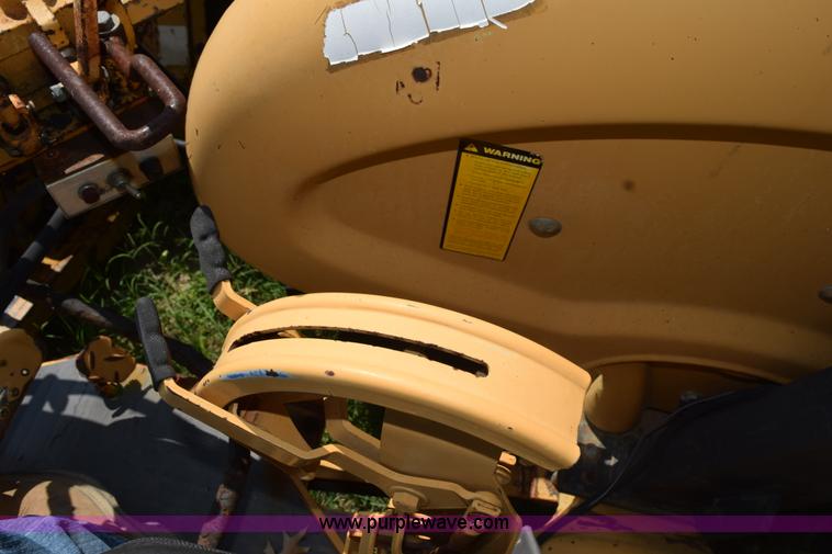 image for item L5849 1994 Ford 260C tractor