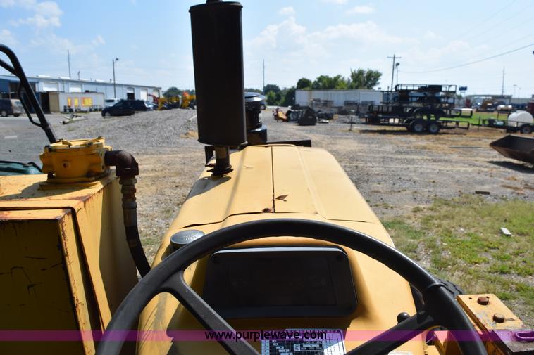 image for item L5849 1994 Ford 260C tractor