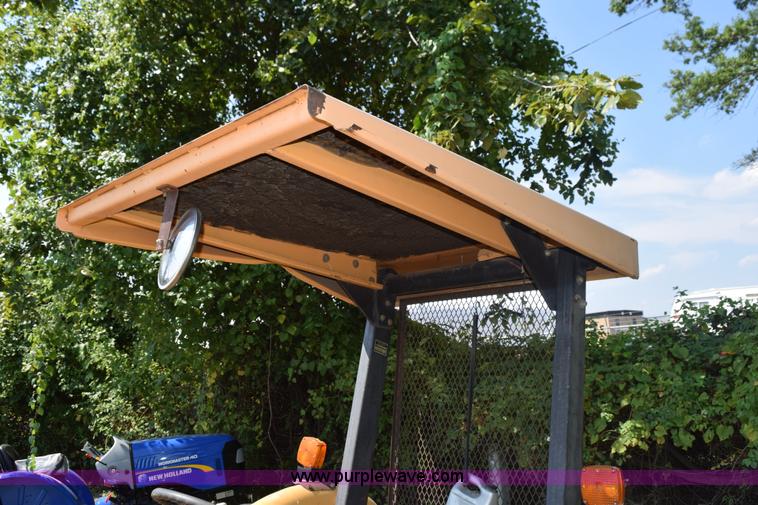 image for item L5849 1994 Ford 260C tractor