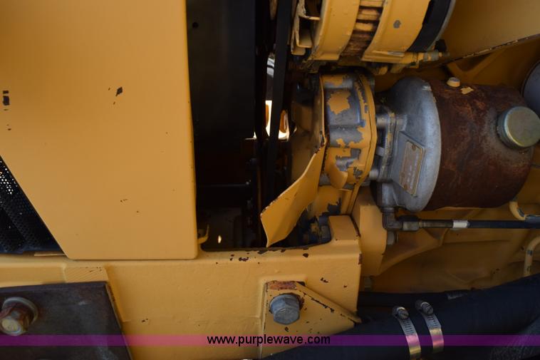 image for item L5849 1994 Ford 260C tractor