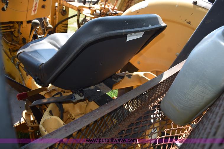 image for item L5849 1994 Ford 260C tractor