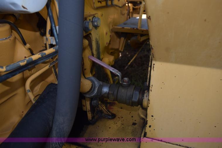 image for item L5849 1994 Ford 260C tractor