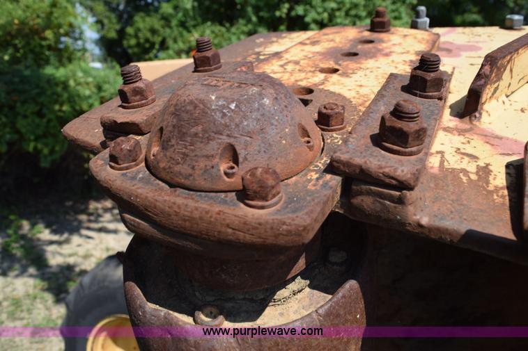 image for item L5849 1994 Ford 260C tractor