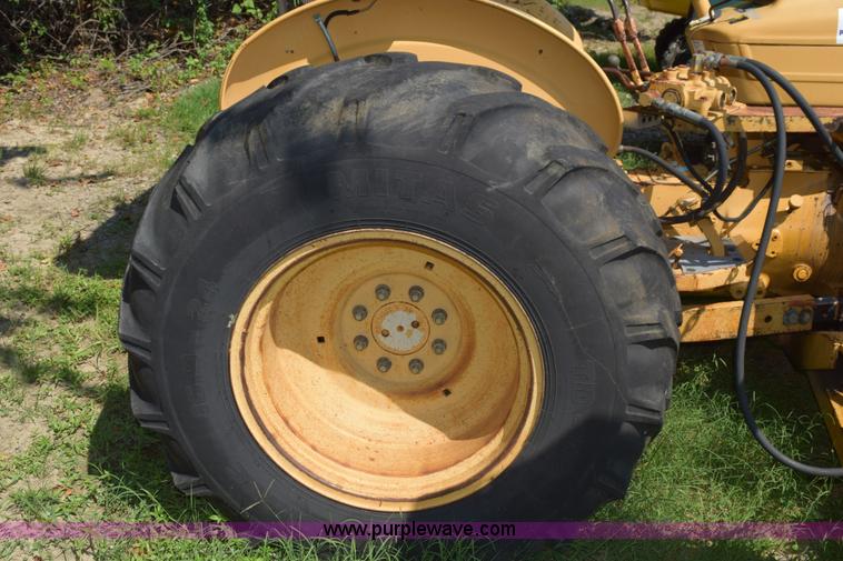 image for item L5849 1994 Ford 260C tractor