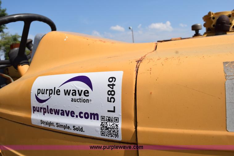 image for item L5849 1994 Ford 260C tractor