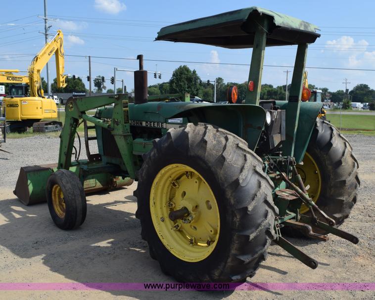 image for item L5850 1982 John Deere 2640 tractor