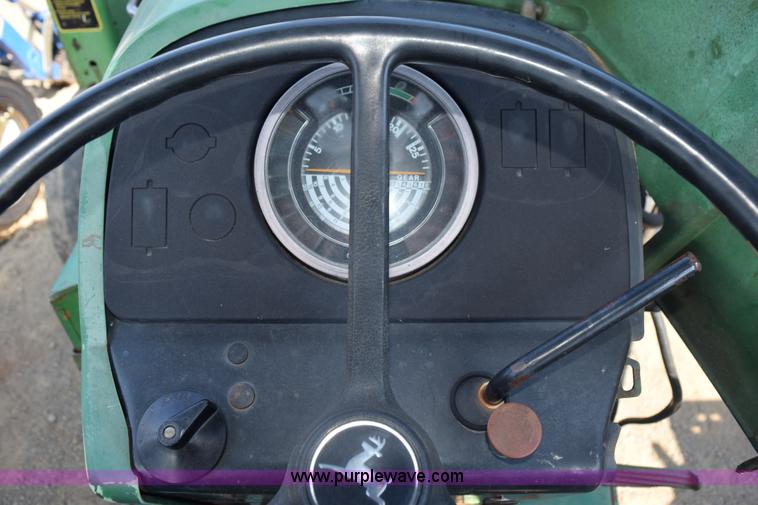 image for item L5850 1982 John Deere 2640 tractor