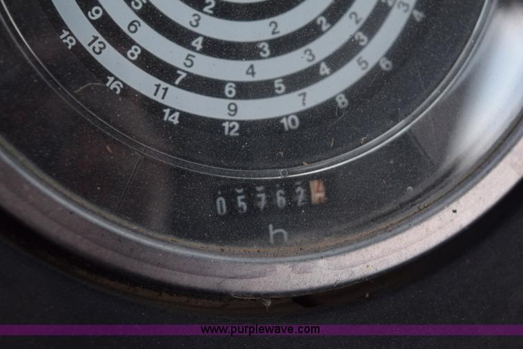 image for item L5850 1982 John Deere 2640 tractor