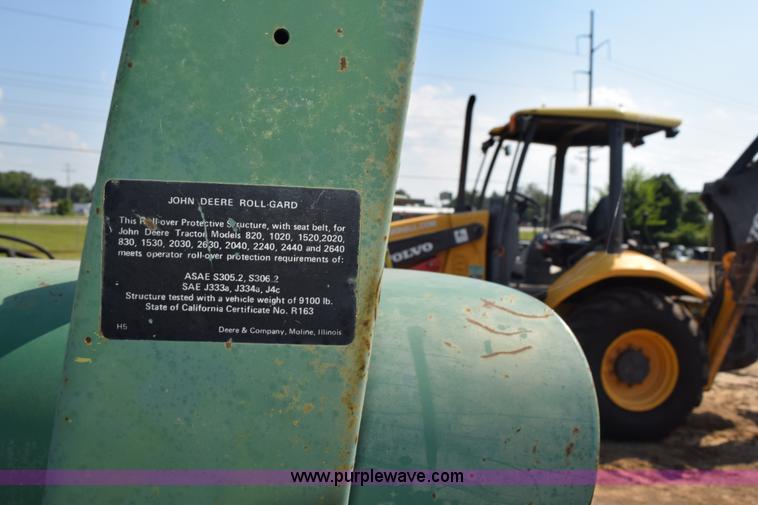 image for item L5850 1982 John Deere 2640 tractor