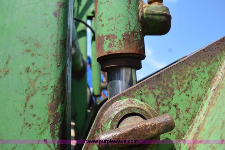 image for item L5850 1982 John Deere 2640 tractor