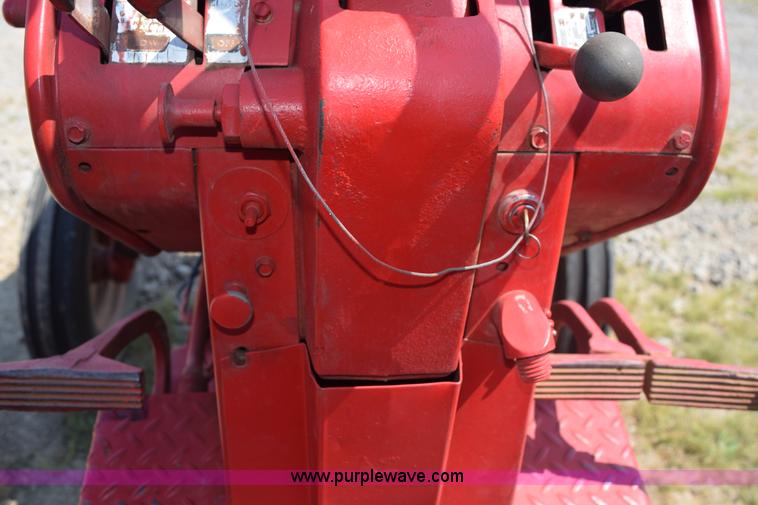 image for item L5851 1967 Massey-Ferguson 1100 tractor