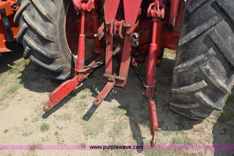 image for item L5851 1967 Massey-Ferguson 1100 tractor